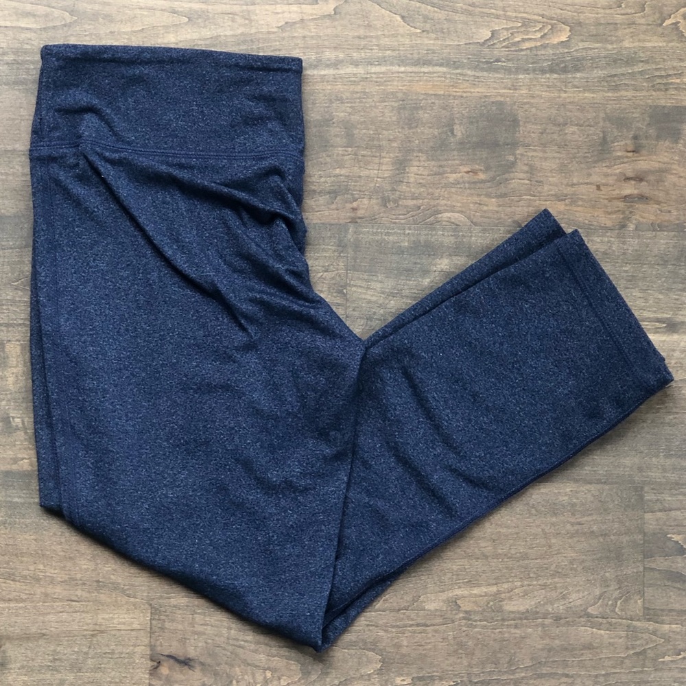 Aritzia TNA Leggings in Women’s S